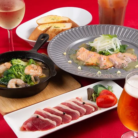 ワインなどお酒に合う一品料理やちょうどいいアテが勢揃い!